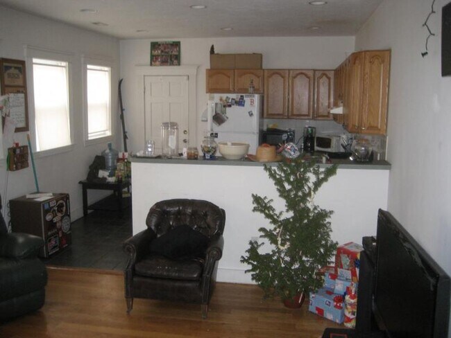 Building Photo - Top-notch and Unique apartment