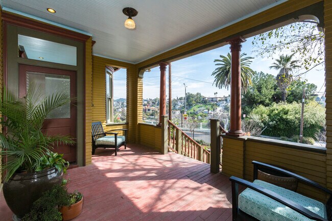 Building Photo - 631 Belmont Ave