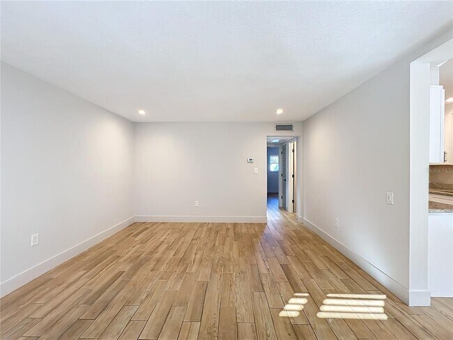 Foto del edificio - 851 Miles Ave