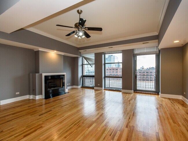 Foto del edificio - 165 N Canal St