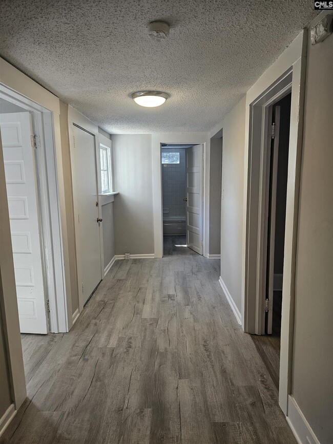 Building Photo - 1100 Belleview St