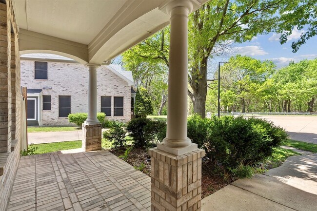 Building Photo - 1506 Mossy Glen Ct