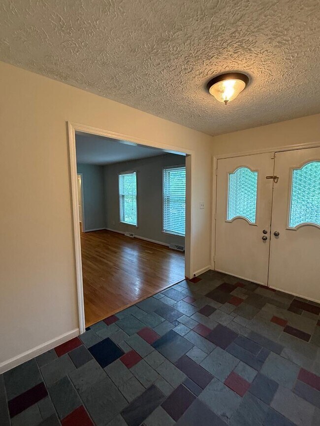 Foto del edificio - 3342 Pepperhill Rd