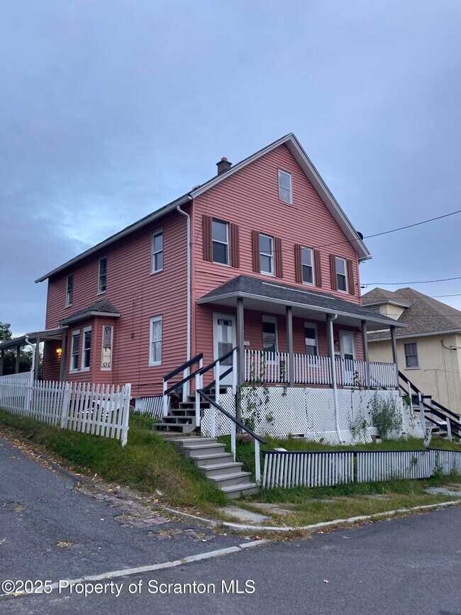 Foto del edificio - 2120-2122 Belmont Terrace