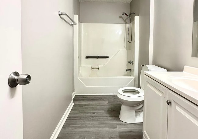 Building Photo - 136 Melba Ave SW