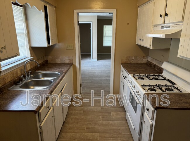 Foto del edificio - 940 Pebblebrook Dr