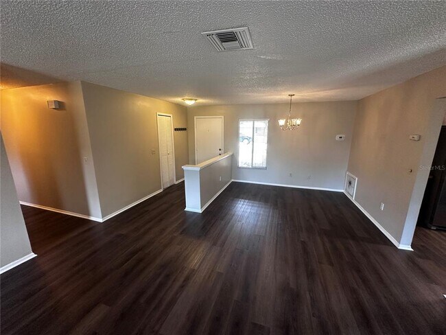 Foto del edificio - 321 Redwing Way