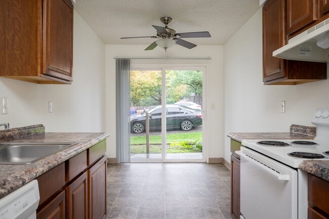 Interior Photo - Woodside Vista I & II