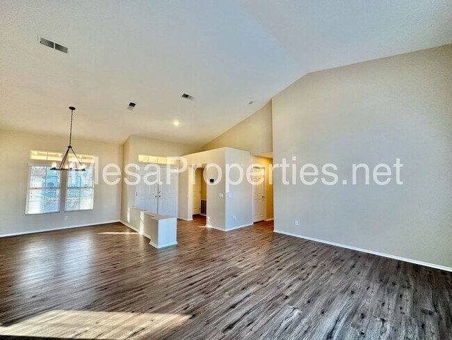 Foto del edificio - 12415 Madera St