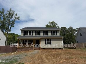 Building Photo - 824 Roane St