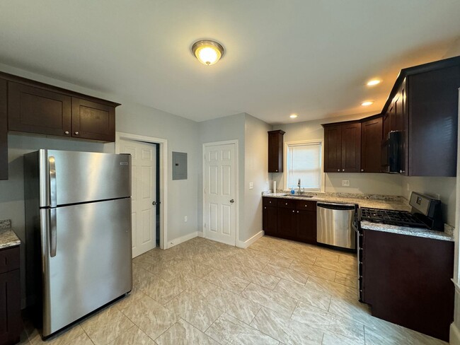 Building Photo - |Updated| Haverhill Two-Bedroom Apartment ...