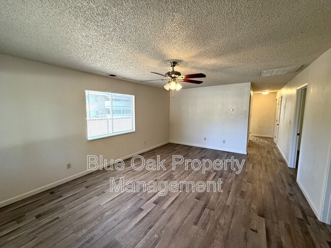 Building Photo - 438 Ash St