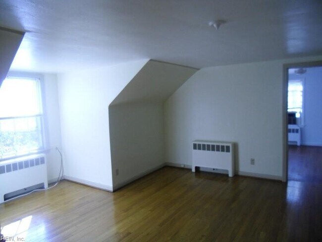 Foto del edificio - 7711 Lambert Pl