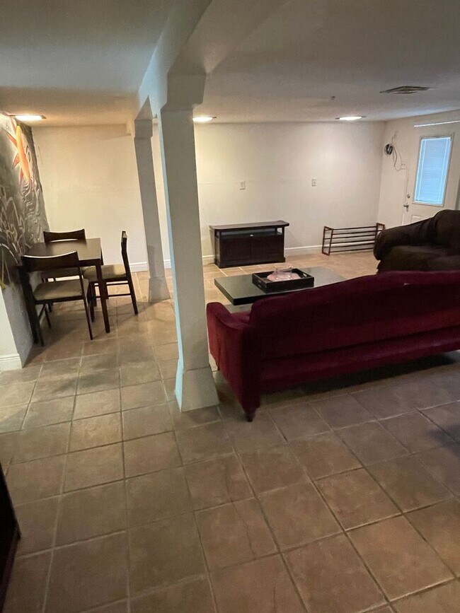 Foto del edificio - Partially Furnished 2BD/2BA