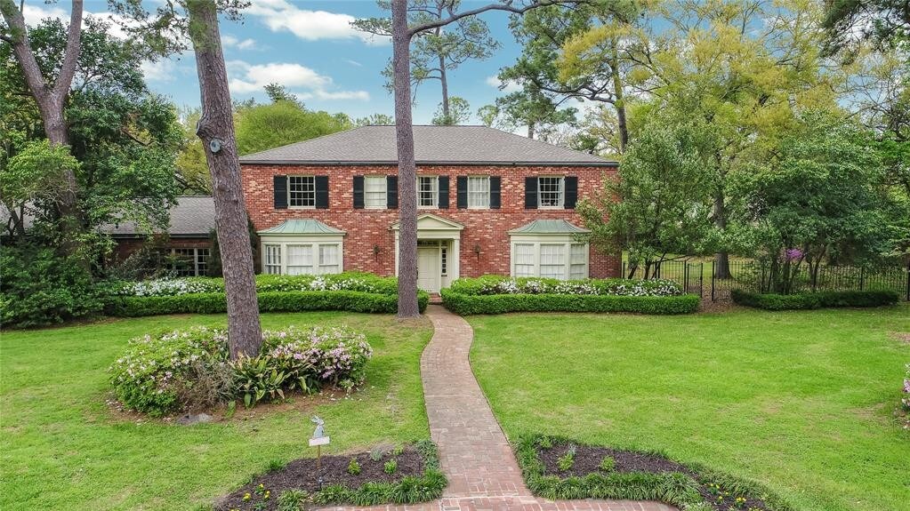 Foto principal - 5360 Spring Park St