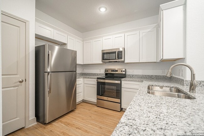 Building Photo - 10215 Tulipwood Run