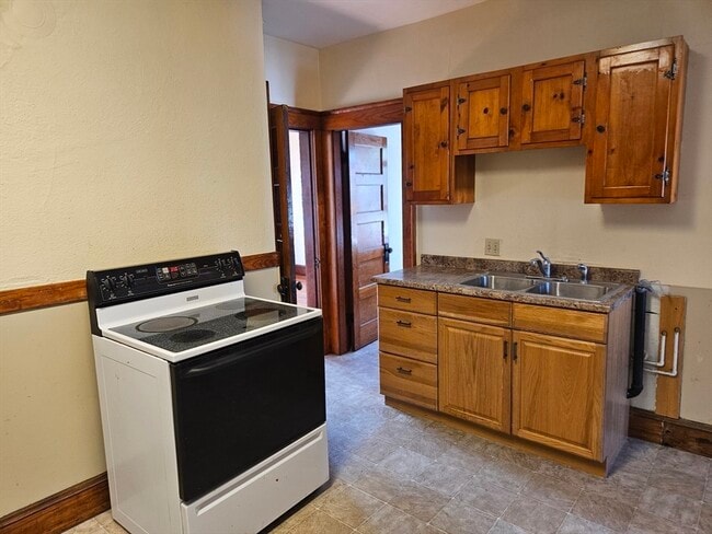 Building Photo - 30 Bemis St