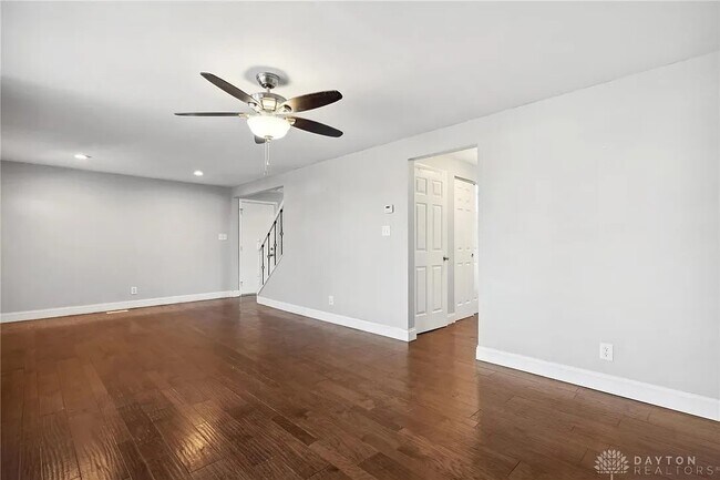 Building Photo - 5300 Saum St