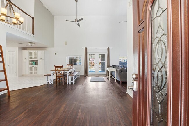 Foto del edificio - 13392 Southshore Dr