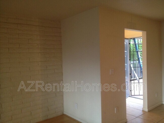 Foto del edificio - 4354 N 82nd St