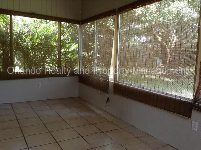 Building Photo - 5911 Yucatan Dr