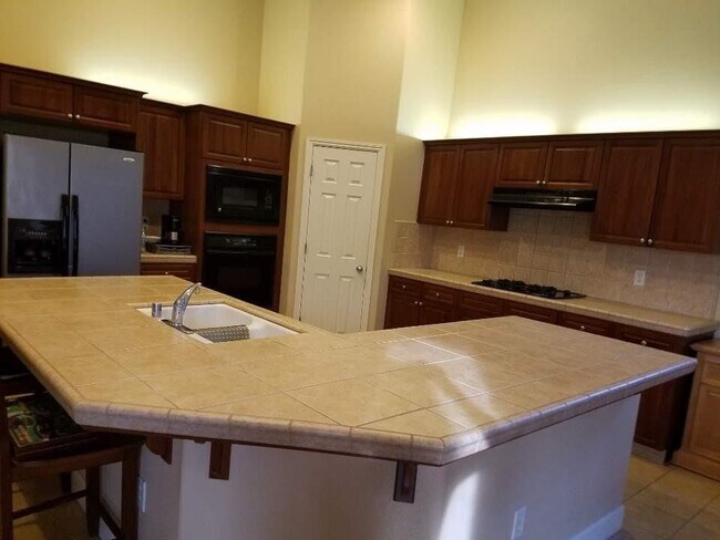 Foto del edificio - 5697 W Birch Ave