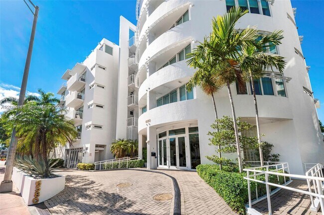 Foto del edificio - 6580 Indian Creek Dr