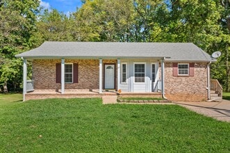 Building Photo - 422 Sideline Dr