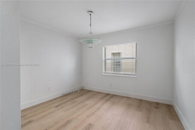 Foto del edificio - 15857 SW 16th St