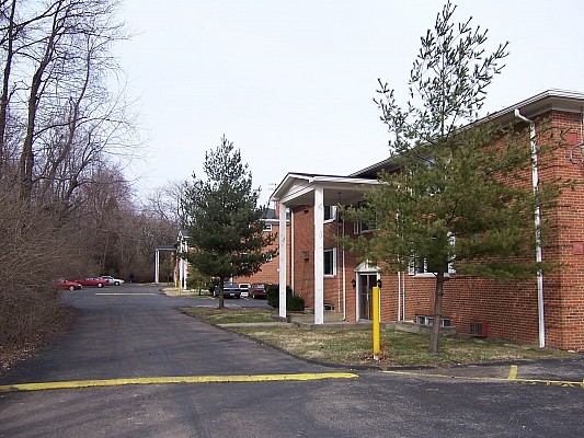 EXTERIOR - 780 Ohio Pike