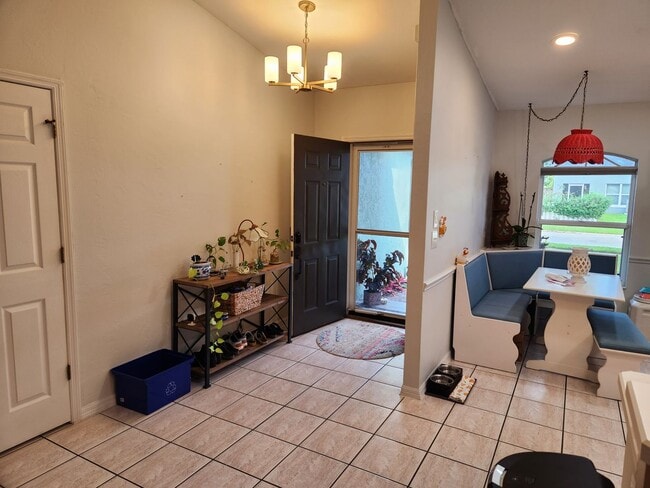 Building Photo - Beautiful 3 bedroom home in the heart of P...