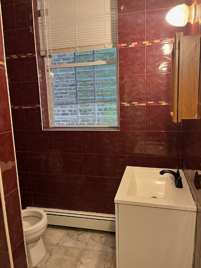 Foto del edificio - "Charming 1-Bedroom Retreat on North Clint...