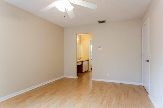 Foto del edificio - 9358 Arborwood Cir