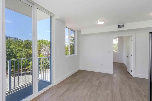 Foto del edificio - 1620 NW 18th St