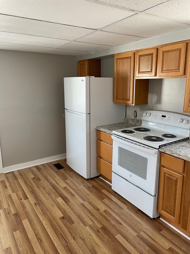 187 Wells St Unit 187 Wells St, Greenfield, MA 01301 Apartments in