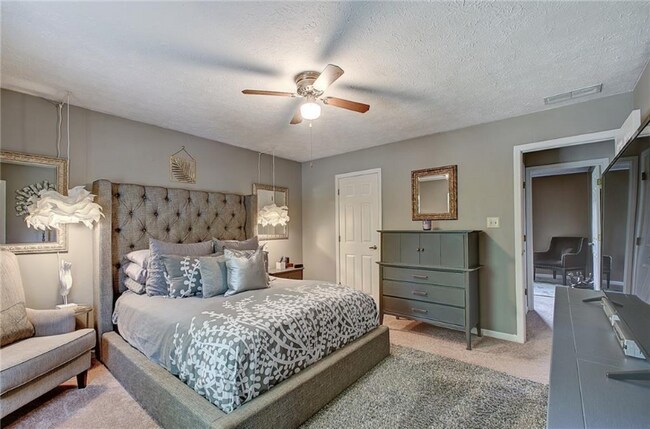 Foto del edificio - 6750 Wild Cherry Dr