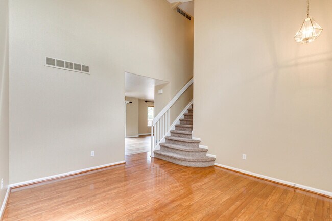 Building Photo - 10274 Rotherwood Cir