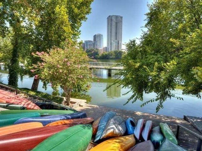 Building Photo - 500 E Riverside Dr