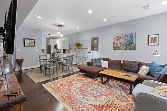 Foto del edificio - 1453 Girard St NW