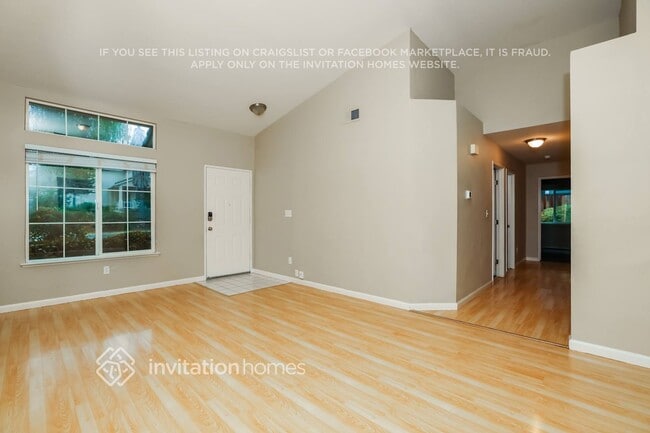 Foto del edificio - 5000 Mesa Ridge Dr