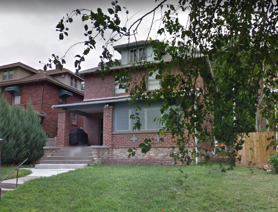 Primary Photo - 215 Carson Ave