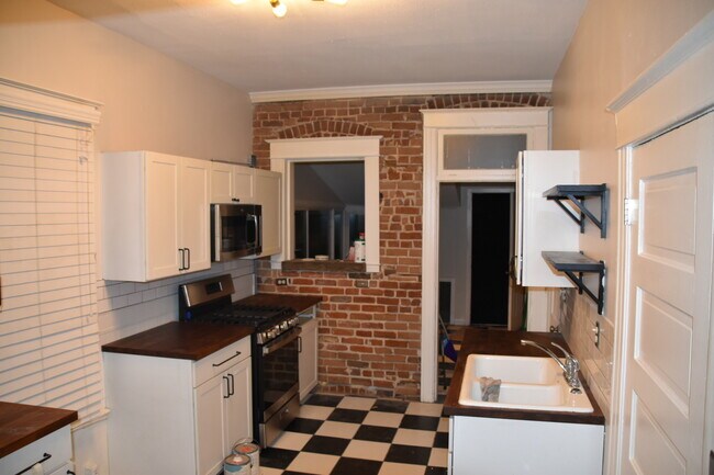 Foto del edificio - 510 W 1st Ave