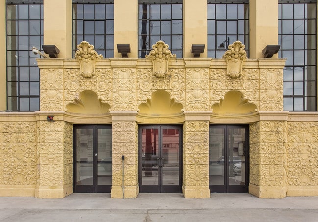 Building Photo - 200 N San Fernando Rd