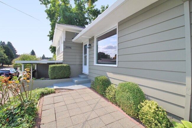 Foto del edificio - 3396 SE Rockwood St