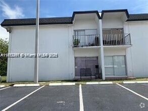 Building Photo - 7220 SW 94th Pl