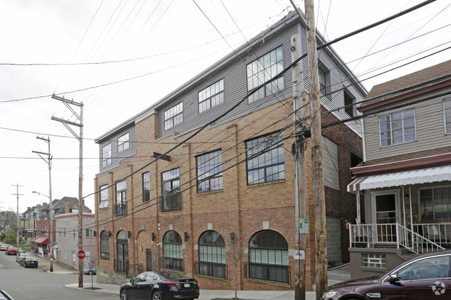 Building Photo - Bloomfield Lofts