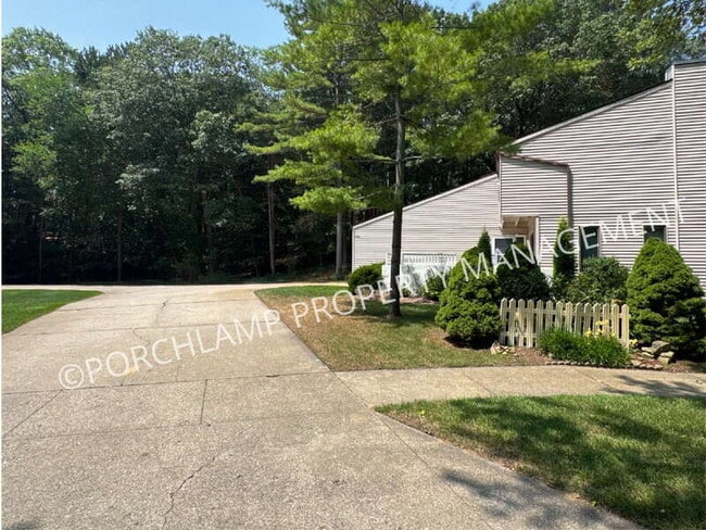 Building Photo - 17460 Dunewood Ct