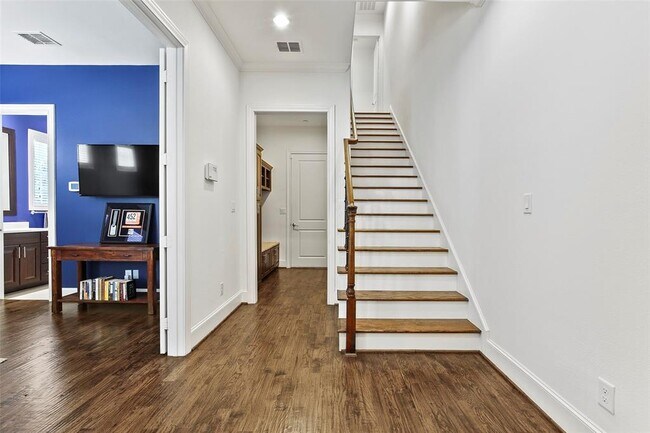 Foto del edificio - 710 Will Rice Ave