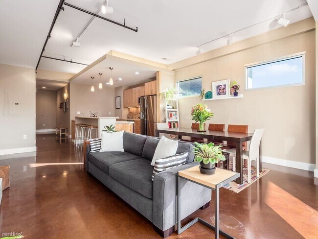 Building Photo - 1 br, 1 bath Condo - 199 S 5th St