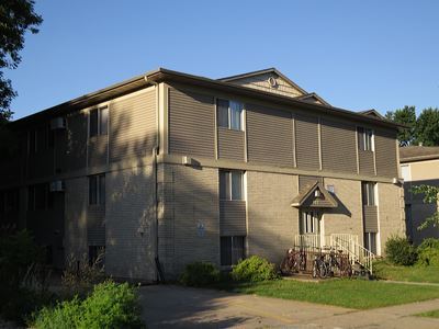 Foto del edificio - 927 E College St